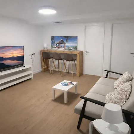 Esence 5 2 Banos Garaje A/c Wifi *
