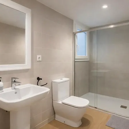 Apartment Esence 5 2 Banos Garaje A/c Wifi